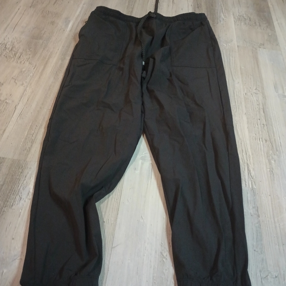 Fabletics - Picture 2 of 5